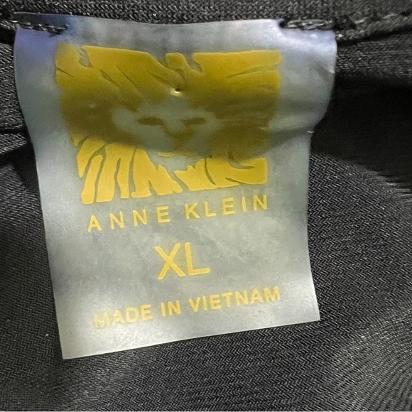 Anne Klein Black Blouse with Gold Logo Buttons Size: XL Great Condition! - Picture 5 of 8